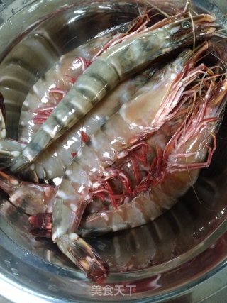 红烧凤尾虾的做法步骤：1