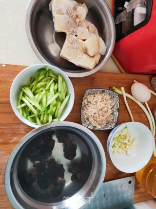 山珍海味面片汤的做法步骤：1