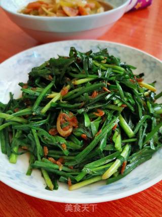 超简单的韭菜炒虾米，非常下饭的做法步骤：6