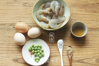 翡翠虾仁蒸蛋的做法步骤：1