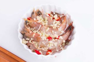 不一样的吃虾方法——香茅青柠檬蒸虾的做法步骤：4