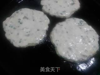 冬菇虾米煎饼的做法步骤：3