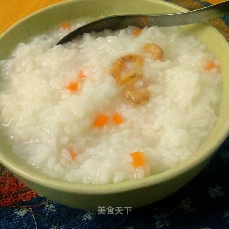 胡萝卜虾米粥的做法