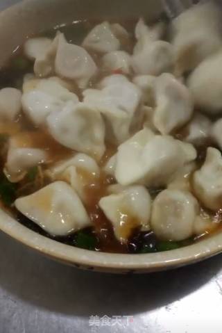 酸汤水饺的做法步骤：7