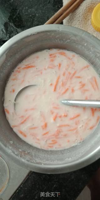 胡萝卜虾米饼的做法步骤：3