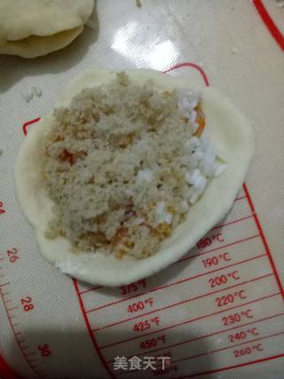 糯米虾米肉松包子的做法步骤：9