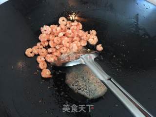 猪油渣虾仁蛋炒饭的做法步骤：4