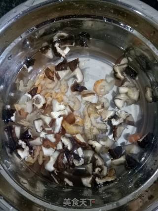 虾米沙虫香菇西蓝花粥的做法步骤：3