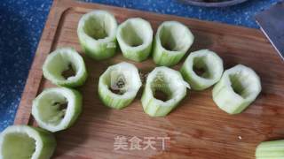 基围虾酿丝瓜的做法步骤：2