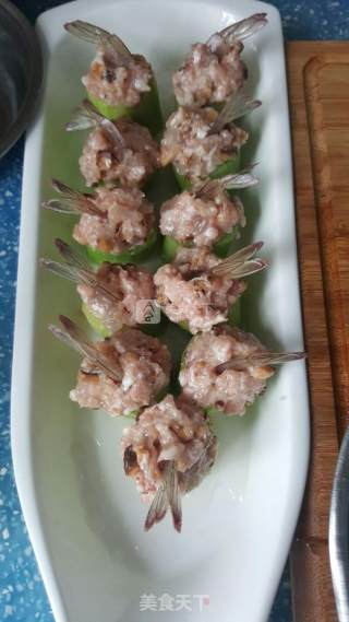 基围虾酿丝瓜的做法步骤：11