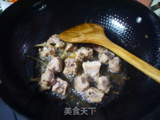排骨香菇虾米焖饭的做法步骤：2