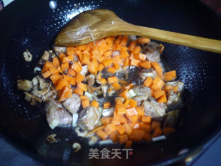 排骨香菇虾米焖饭的做法步骤：4