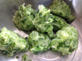 角瓜（西葫芦）鸡蛋馅大蒸饺的做法步骤：3