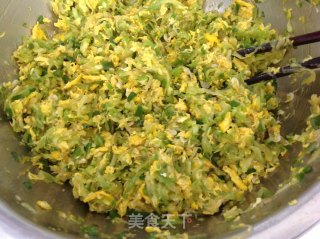 角瓜（西葫芦）鸡蛋馅大蒸饺的做法步骤：6