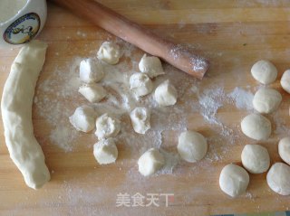 角瓜（西葫芦）鸡蛋馅大蒸饺的做法步骤：7
