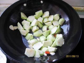 虾米炒丝瓜的做法步骤：2