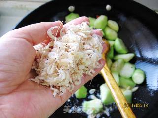 虾米炒丝瓜的做法步骤：3