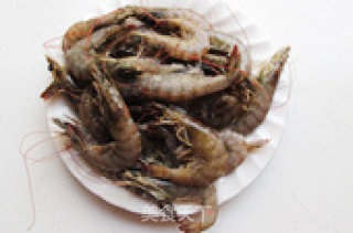 新年宴客菜必做：美味蝴蝶虾的做法步骤：1