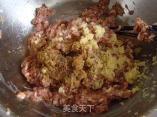 丝瓜虾仁饺子的做法步骤：2