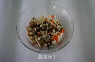 秋葵什锦菇咖哩炒饭的做法步骤：2