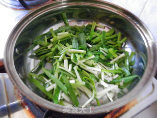 韭菜炒虾米的做法步骤：4