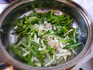韭菜炒虾米的做法步骤：5