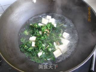 荠菜豆腐汤的做法步骤：7