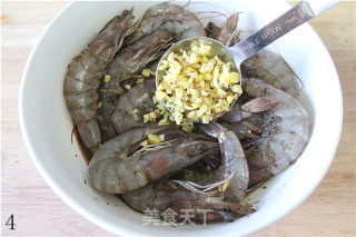 【黑胡椒爽辣烤虾】我最爱吃的吮指烤虾的做法步骤：4