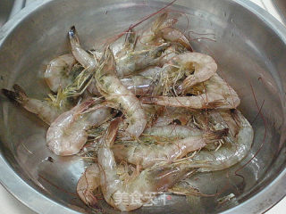 香酥琵琶虾的做法步骤：1