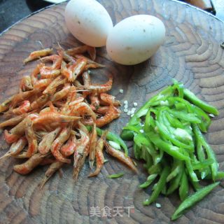 辣椒虾米煎蛋的做法步骤：2