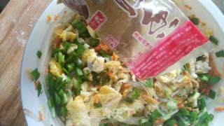 韭菜鸡蛋虾米盒子的做法步骤：4