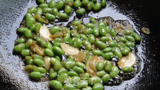 韩式大虾焖毛豆的做法步骤：8