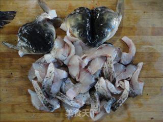 【湘菜】水煮鱼虾的做法步骤：2