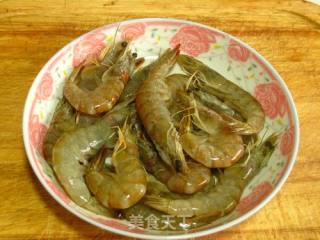 【鲁菜】----油焖虾的做法步骤：1