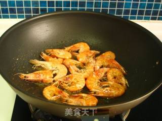 【鲁菜】----油焖虾的做法步骤：4
