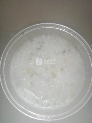 剩米饭巧变粥——虾米木耳粥的做法步骤：4