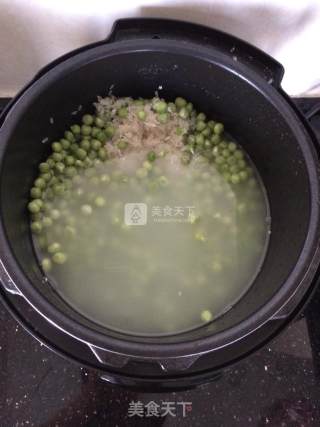 腊味豌豆饭的做法步骤：1