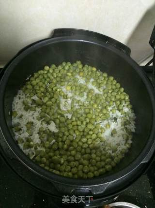 腊味豌豆饭的做法步骤：2