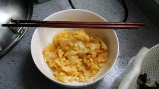 健康营养又方便的羊栖菜虾米蛋炒饭的做法步骤：2