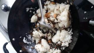 健康营养又方便的羊栖菜虾米蛋炒饭的做法步骤：5