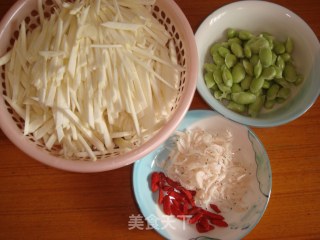 茭白丝炒毛豆的做法步骤：2
