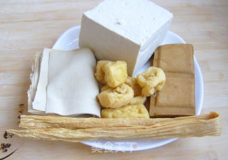 五福临门——五福豆腐煲的做法步骤：1