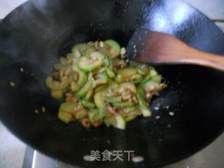 茭瓜炒虾米的做法步骤：6
