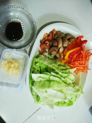 虾米炒包菜的做法步骤：1