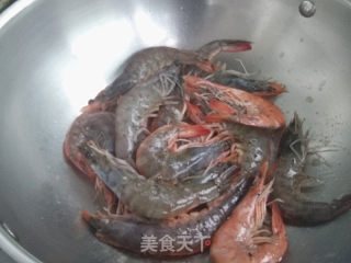 黑胡椒炒大虾的做法步骤：5