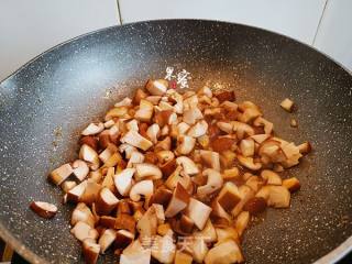 香菇虾仁盖浇饭的做法步骤：8