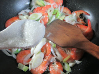 大葱炒鲜虾的做法步骤：7