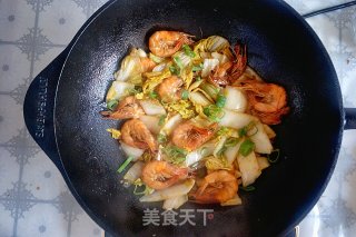 中式炒菜→铁锅鲜虾白菜的做法步骤：9