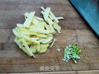 小白菜土豆大虾汤的做法步骤：4