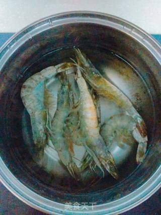 快手咖喱虾的做法步骤：1